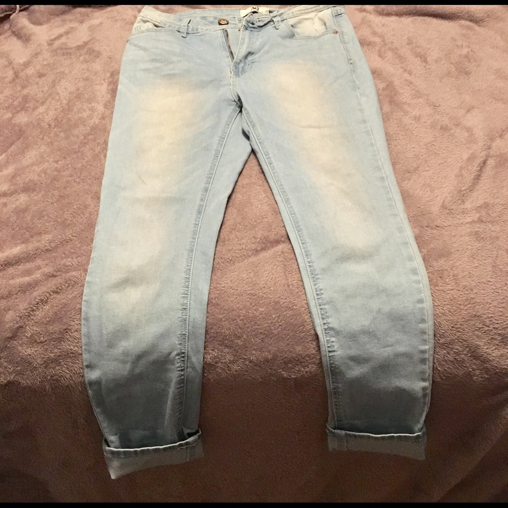 Light Denim Capri Pants